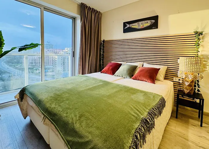 Mcrame Design Apt Sea View, Beachfront, Swimming Pool, 2Bdr, 2Bar, 6 Pax, Praia Da Rocha